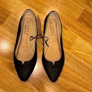 Serra Pointy Toe Flats